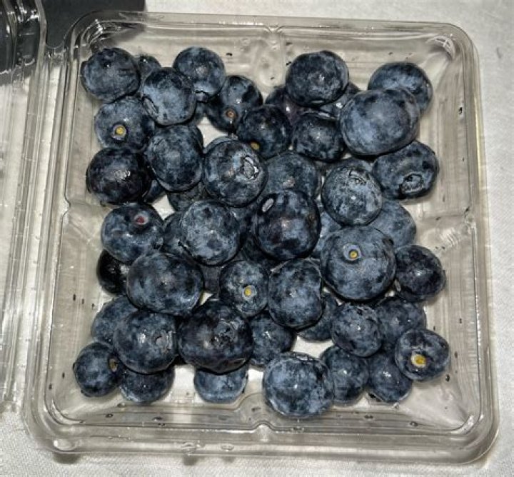 Are grainy blueberries safe to eat