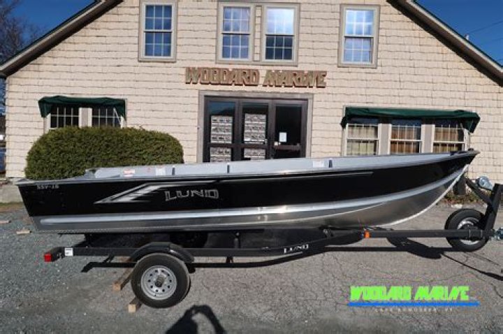 Are Lund boats aluminum