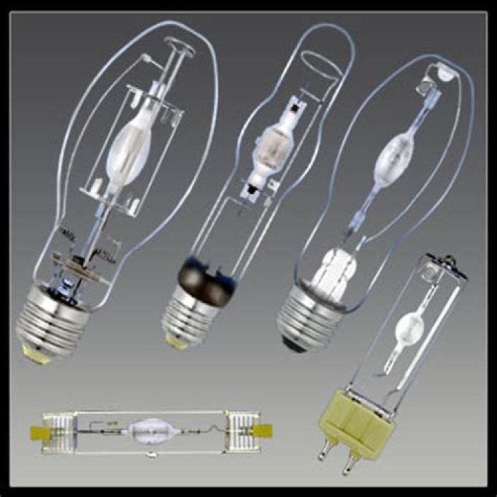 Are metal halide and sodium lamps interchangeable