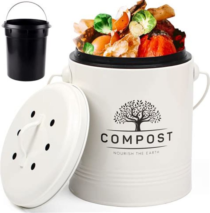 Can you compost in a plastic bin