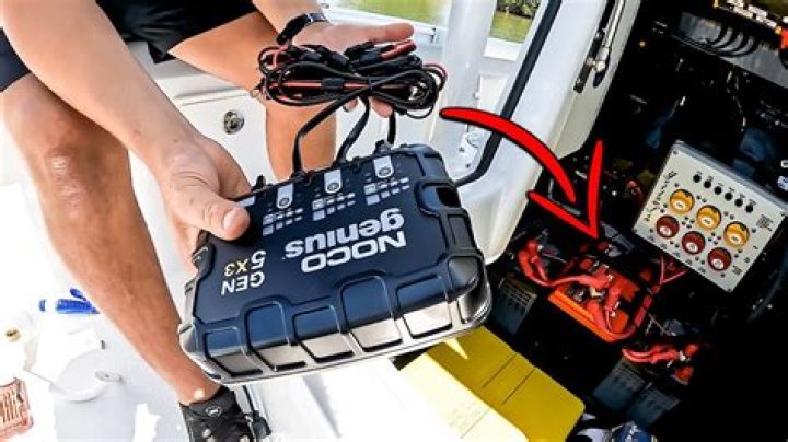 Does boat motor charge battery while running