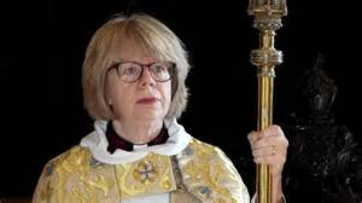 Does Dame 4 run small