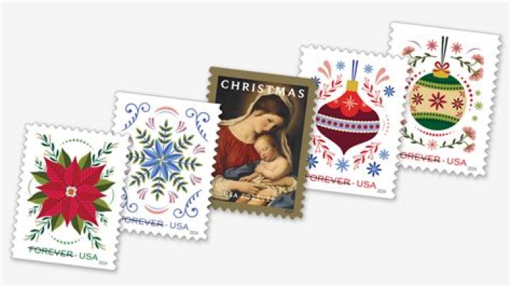 Does Walgreen sell holiday stamps