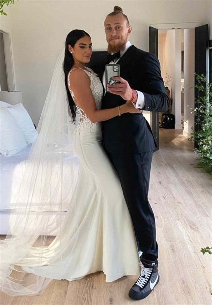 George Kittle Wife - How To Discuss