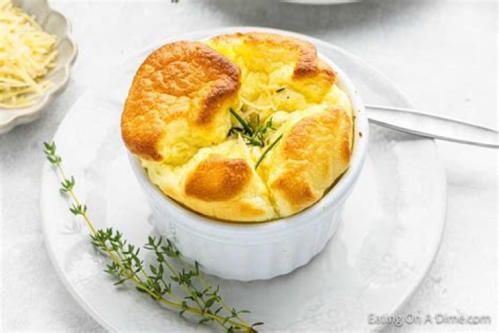 How are Soufflés similar to puffy omelette