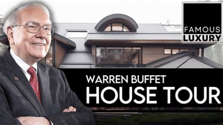 How big is Warren Buffets home