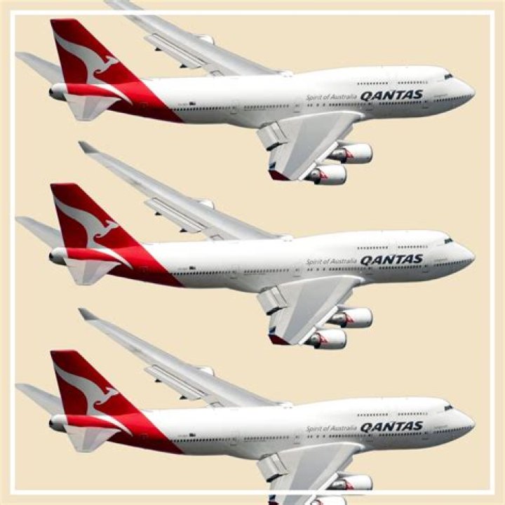How do I get Qantas Gold status