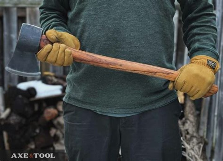 How heavy should a felling AXE be