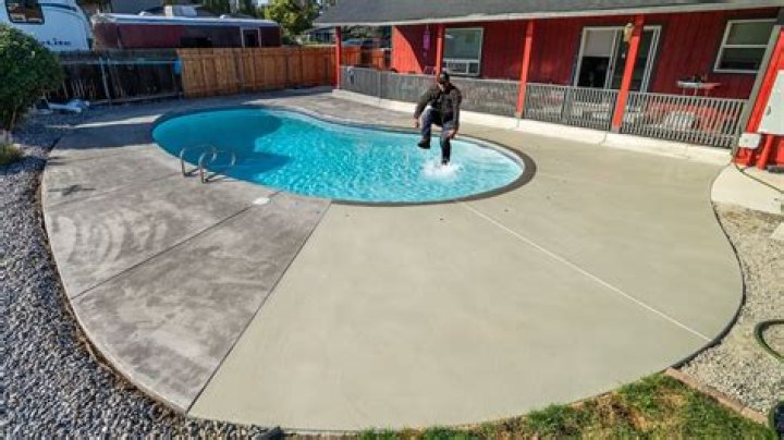 How long will a concrete pool last