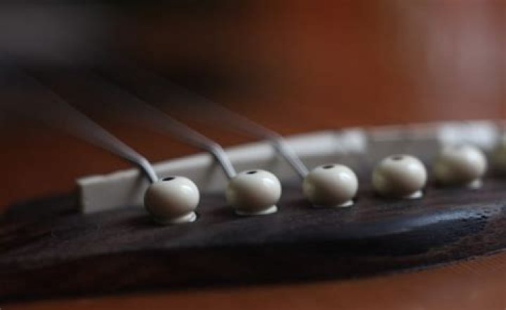 How Much Does It Cost To Fix A Guitar String