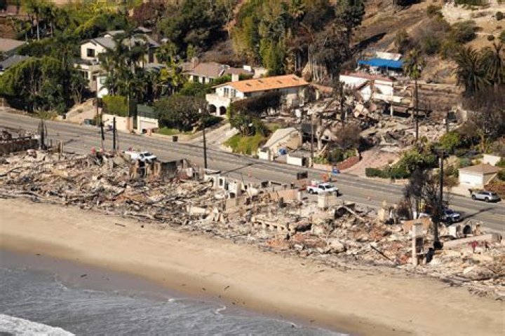 How often does Los Angeles have earthquakes