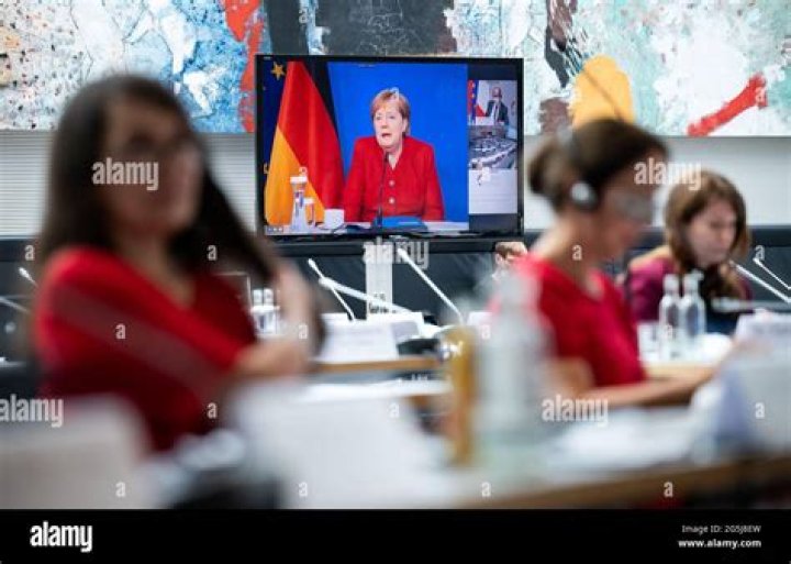 Is composed of 100 members