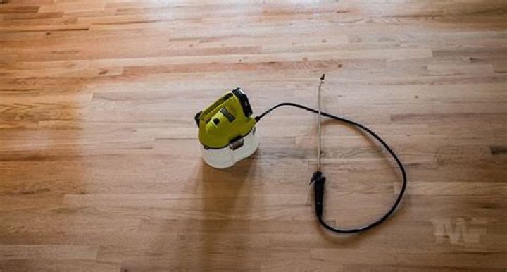 Is Glitsa floor finish toxic