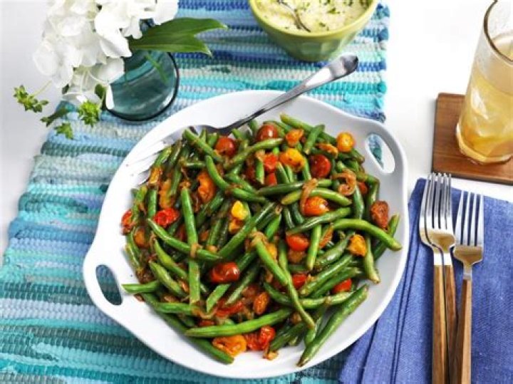 Is it OK to eat brown green beans