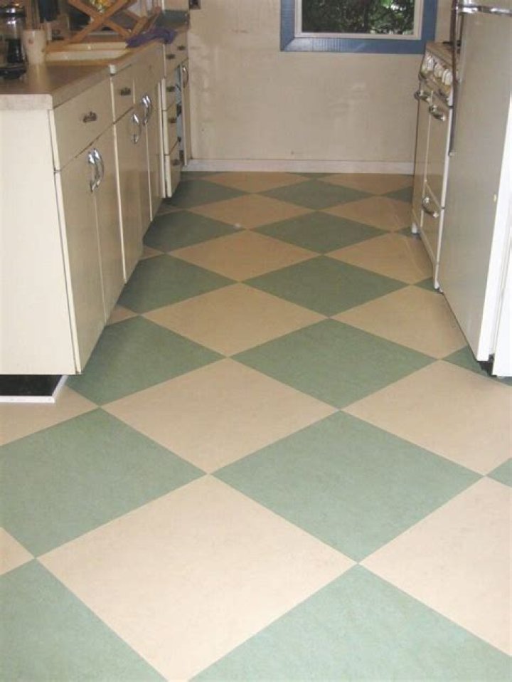 Is linoleum still manufactured