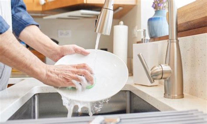 Is washing dishes by hand more energy efficient