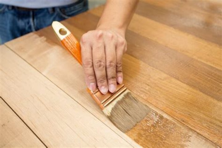 Is water or oil based stain better