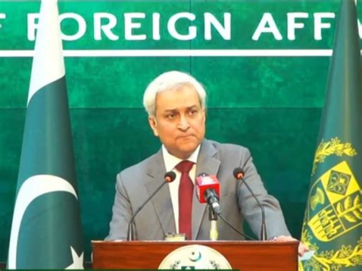 Pakistan, India exchange lists of nuclear facilities