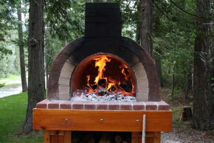 What can you burn in a pizza oven