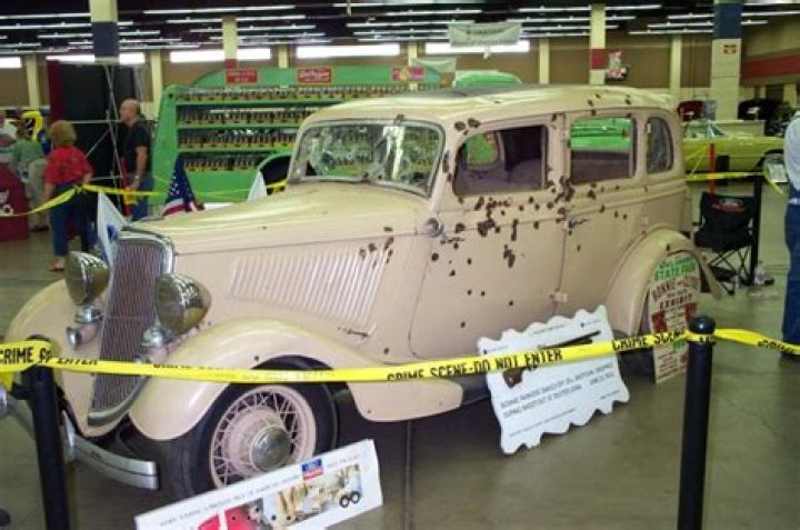 What color was Bonnie and Clyde death car