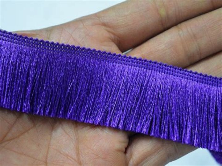 What does fringe trim mean