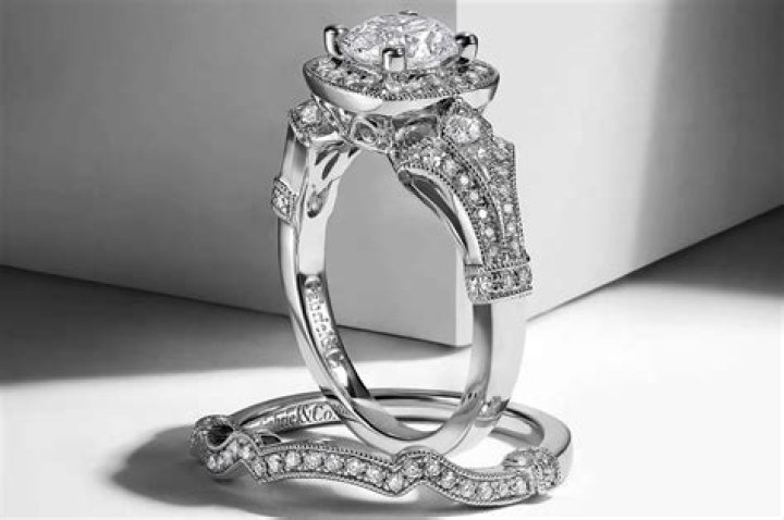 What is Edwardian style engagement rings