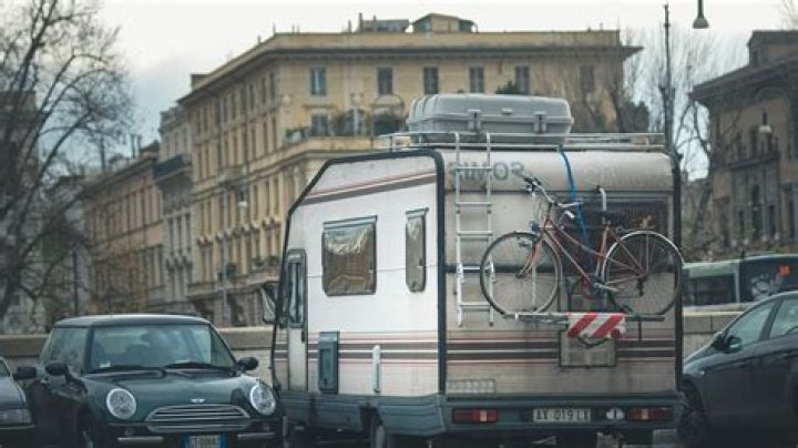 What is the driving age in Italy