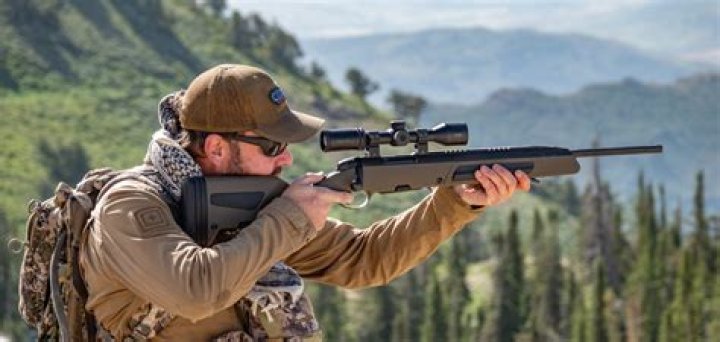 What round does the Steyr AUG shoot