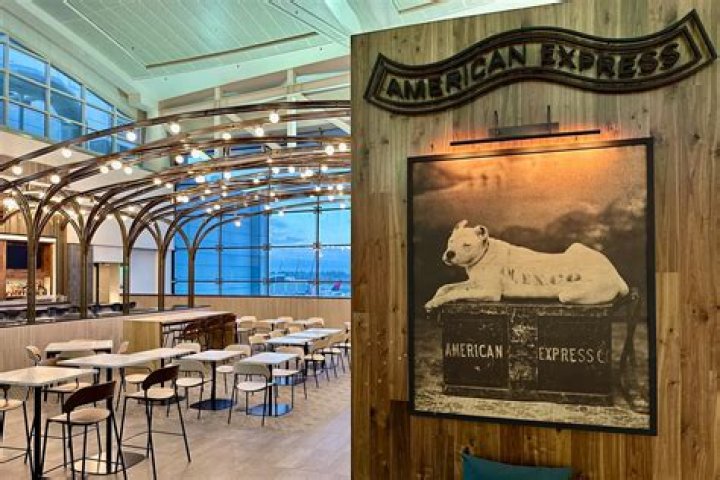 Where are international American Express lounges