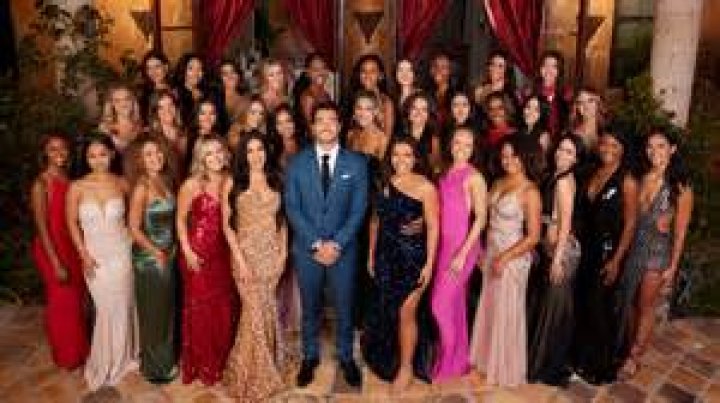 Who are the contestants on The Bachelorette 2018