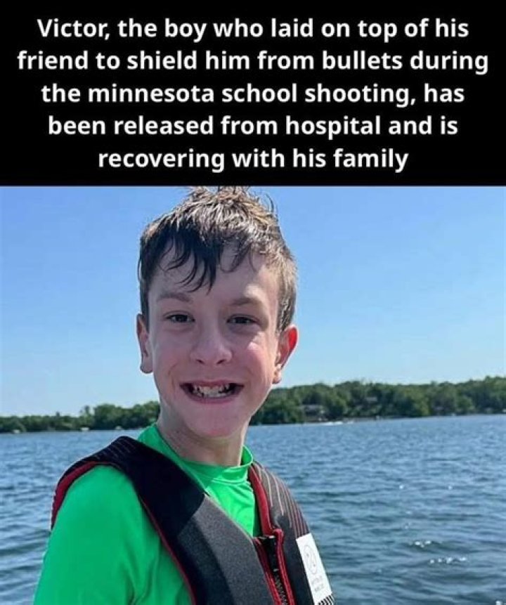 Who is Enders first friend at Battle School